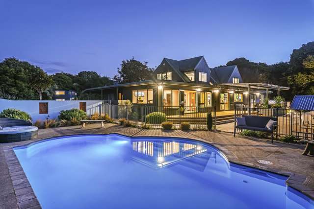 Gorgeous Grand Design - Raumati South