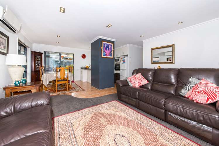 4 Walter Little Way Flat Bush_8