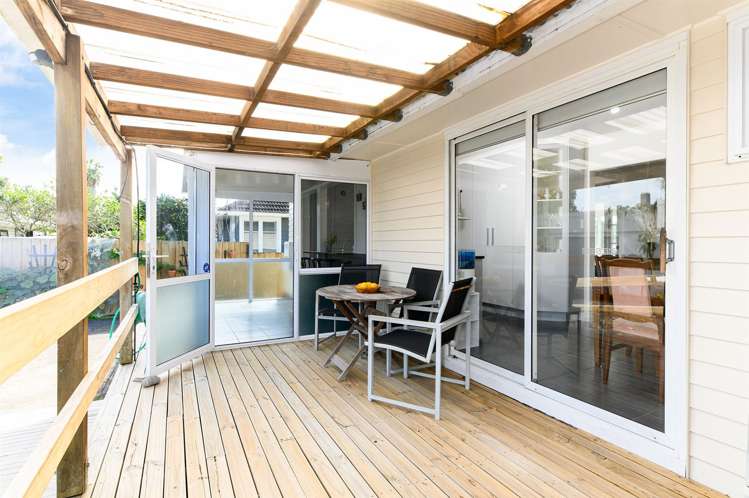 65 Beach Road Te Atatu Peninsula_10