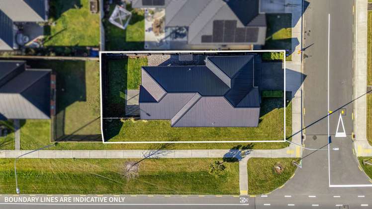 1 Woodford Avenue Woodend_2
