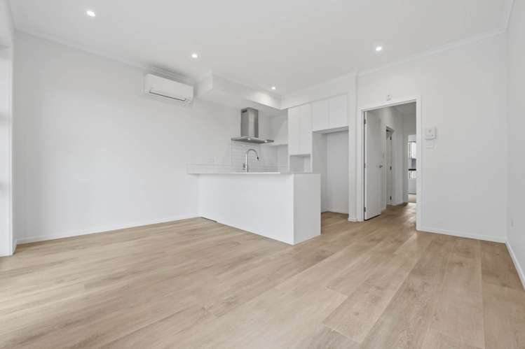 102/9 Mahana Road_1