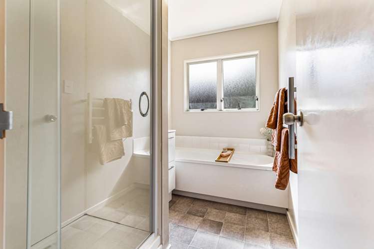 3 Meynell Court Glen Eden_10