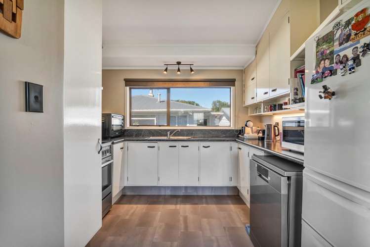 15 Brecon Road Stratford_4