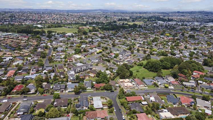 2/54 Luton Avenue Sunnyhills_24