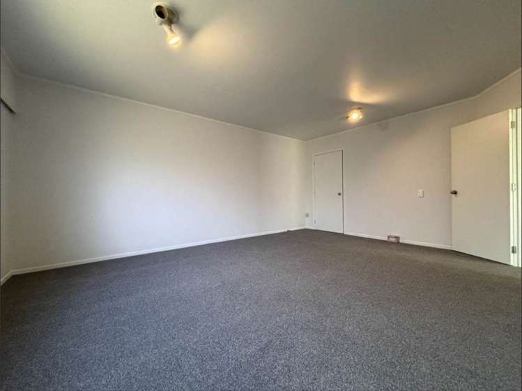 11a Mongorry Place Mt Roskill_7
