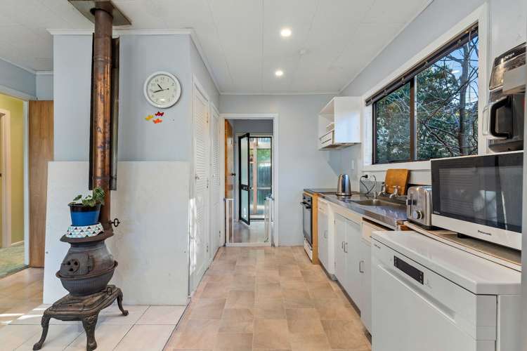 143 Lorraine Place Whangamatā_4