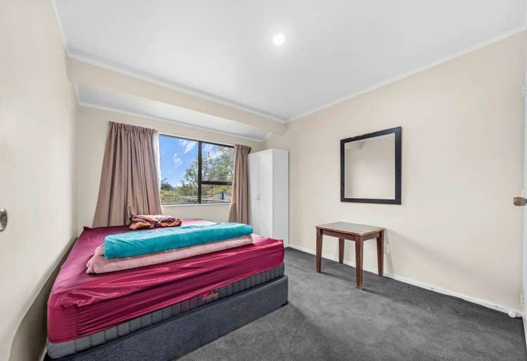 2/33 Seaward Place Wattle Downs_18