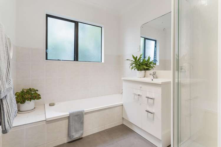 1/72 Gloria Avenue Te Atatu Peninsula_15