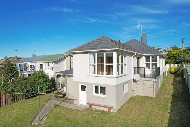 GREAT VALUE! SPACIOUS 3+ BEDROOM, 2 BATHROOM GEM