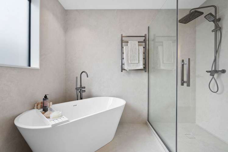 2/129 Arran Road Browns Bay_21