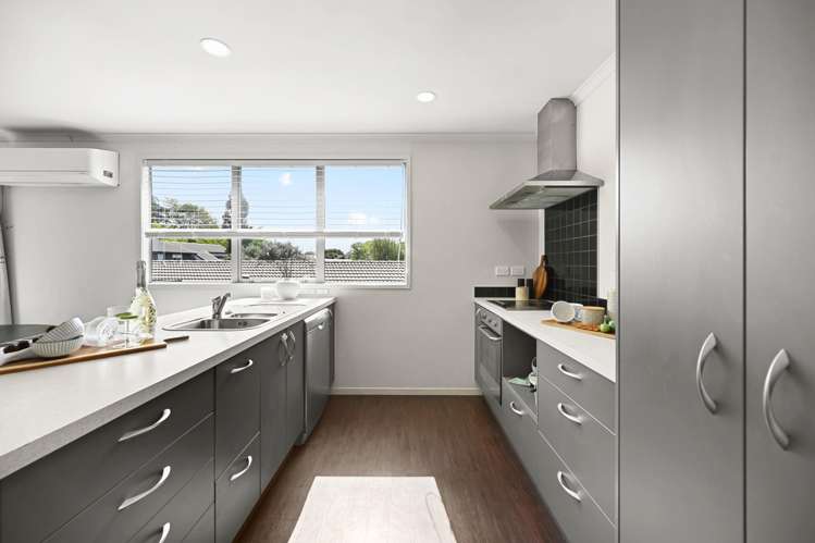 1/6 Page Place Hamilton East_3