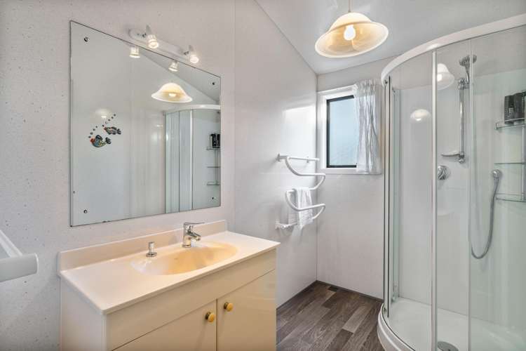 2 Banks Street Cooks Beach_15