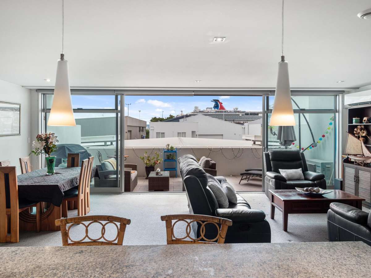104/6 Tawa Street_1