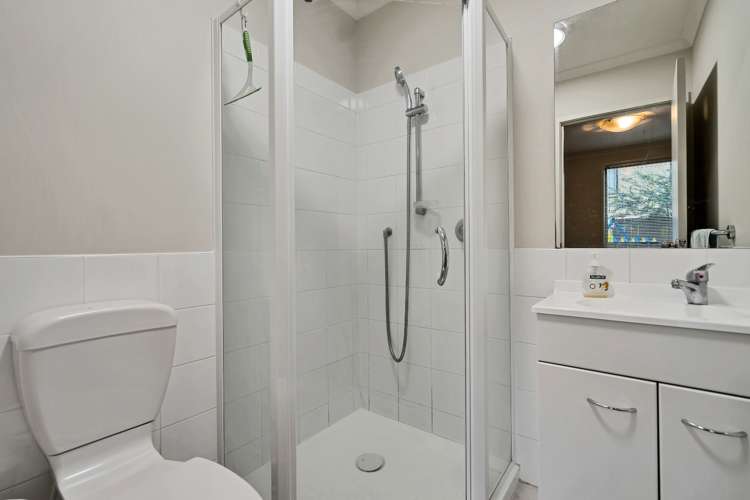 18 Barnea Circle Glen Eden_8