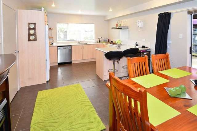 28 Chic Gardens Parakai_3