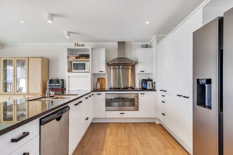 1201/72 Devonport Road_2