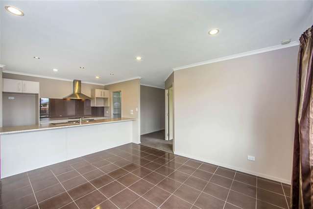 32 Raabia Close Parakai_2