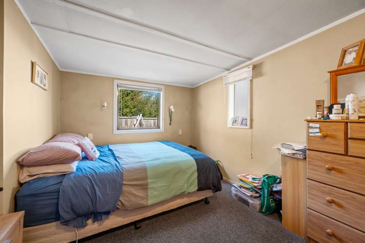 7 Kinnibeg Street Albert Town_13