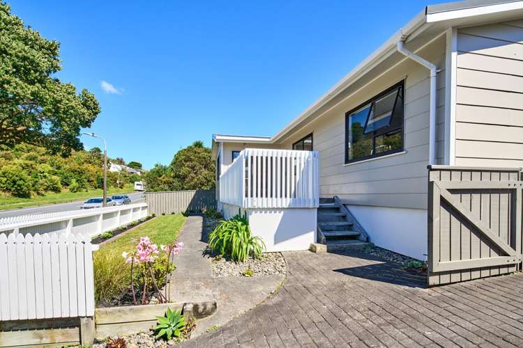 55 Omapere Street Whitby_1