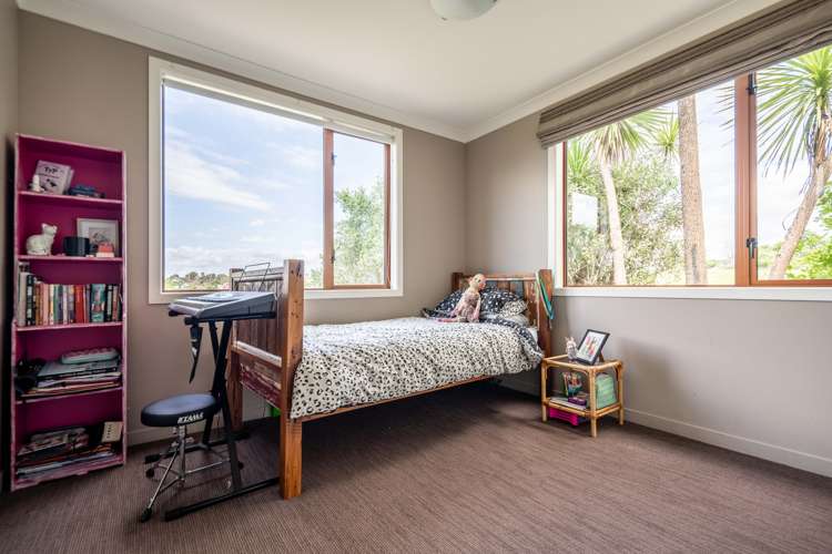 1 Lorenzen Bay Road Raglan_13