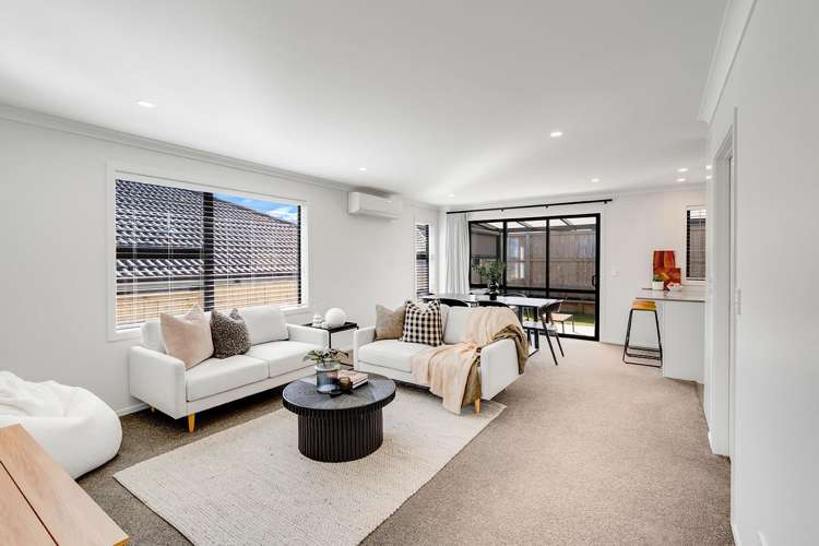 2/8 Jennian Avenue Rototuna_13