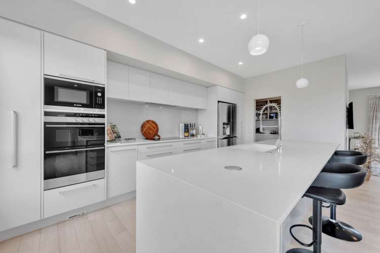 1 Motukaraka Drive Beachlands_2