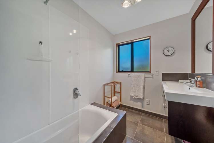 2/116 Roker St Somerfield_11