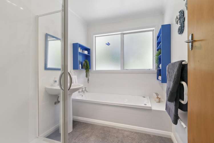 17 Trebann Street Paparangi_12