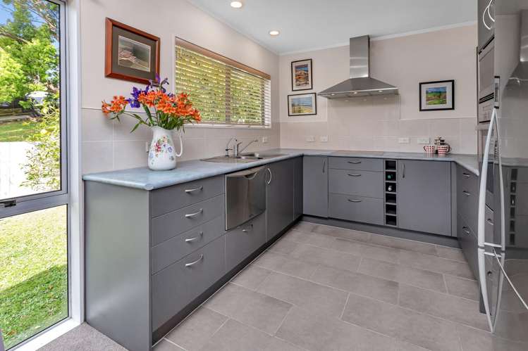 5B Robin Hood Place Onerahi_3