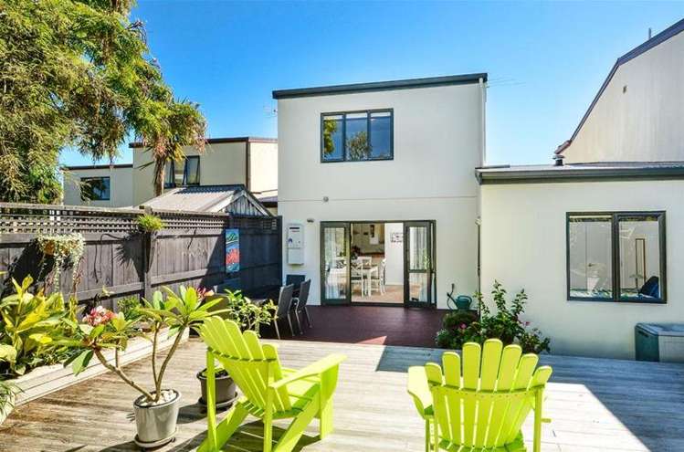 54 Provence Esplanade Te Atatu Peninsula_17