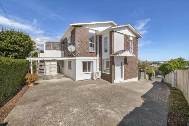 Big Home, Big Views, Hilltop Position
