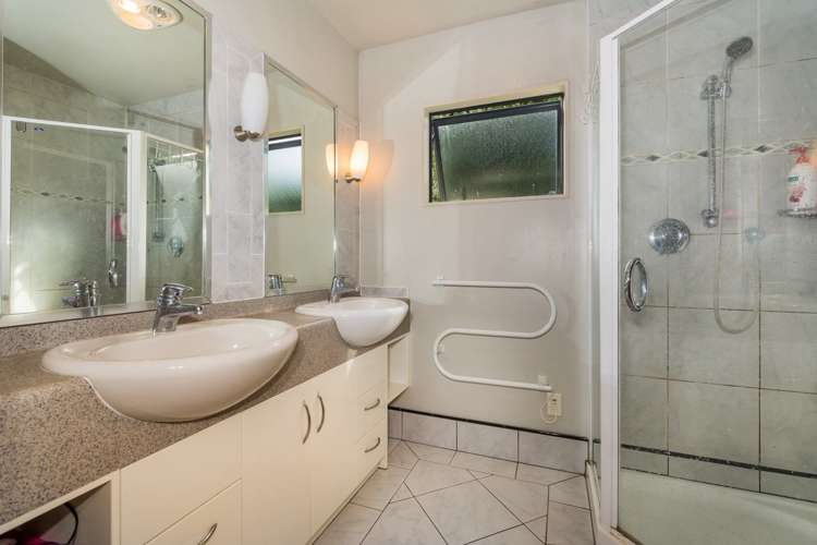 19 Ridge Valley Drive Browns Bay_9