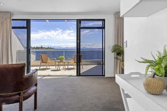 2/227 Lake Terrace Waipahihi_4