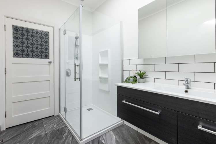 100 Frimley Avenue Frimley_11