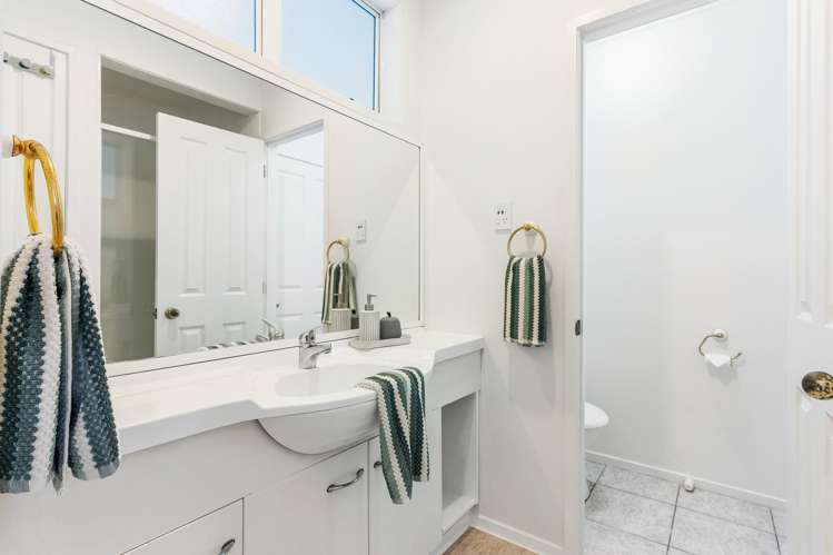 A/5 The Esplanade Eastern Beach_9