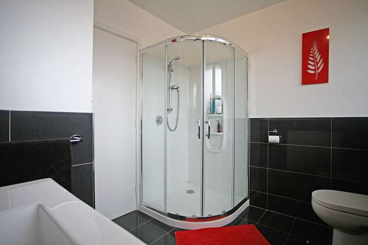 54 Kathleen Crescent Hornby_10