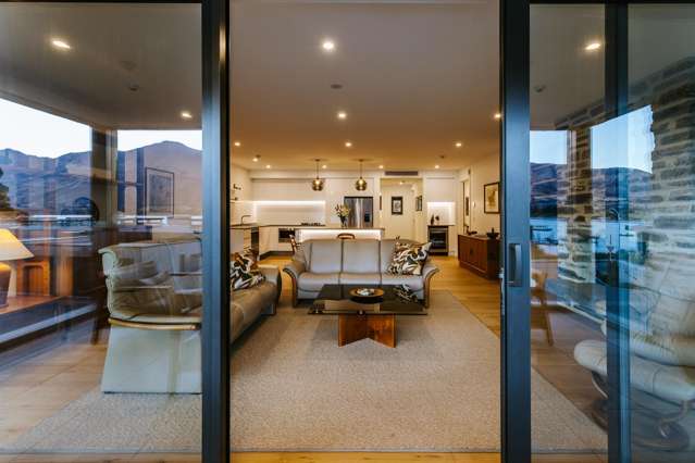 Apt 16, Marina Terrace, 65 Lakeside Road Wanaka_2