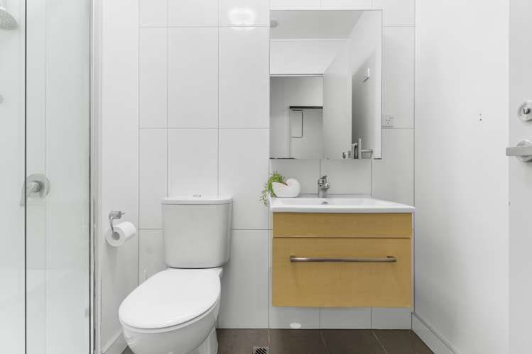 608/17 Putney Way Manukau_9