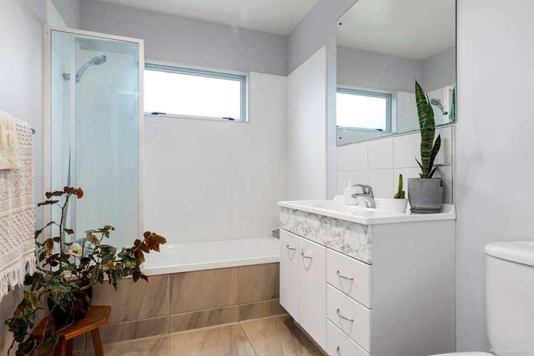 66a Wharf Road Clarks Beach_13