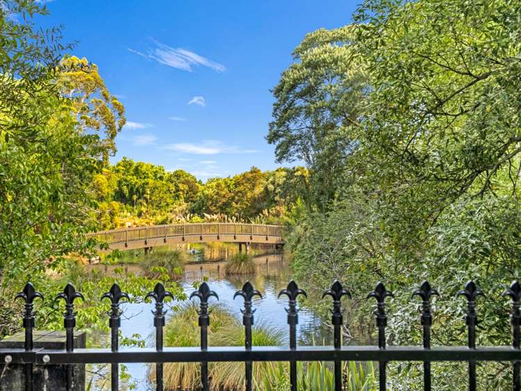 76 Moffat Drive Lincoln_25