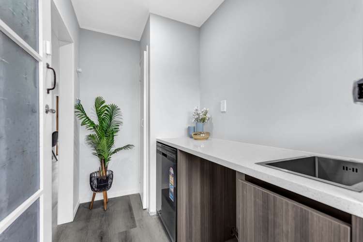 3/4173A Great North Road Glen Eden_26