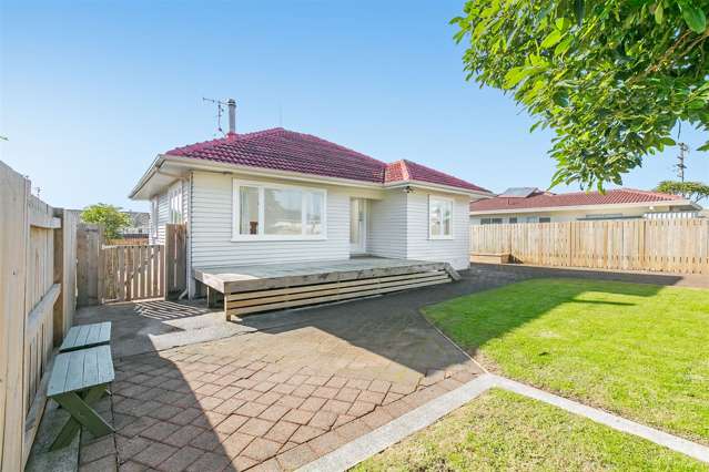 27 Emmett Street Greerton_4