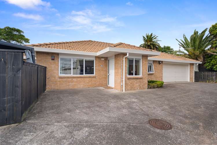 A/325 Royal Road Massey_0