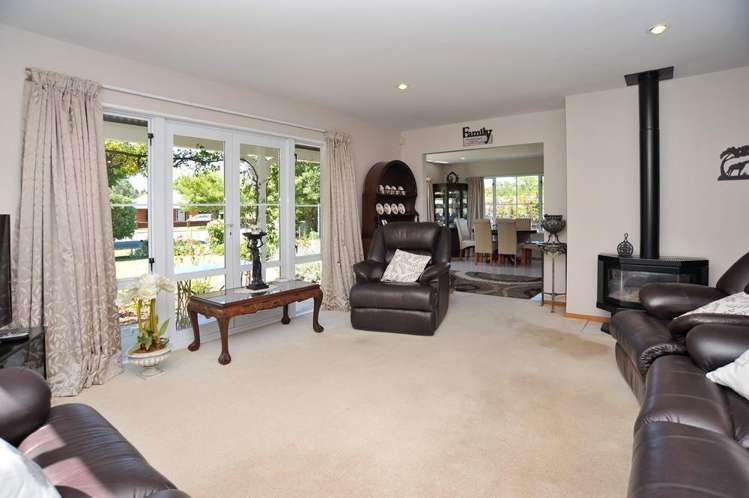 33 Taranaki Drive Woodend_2