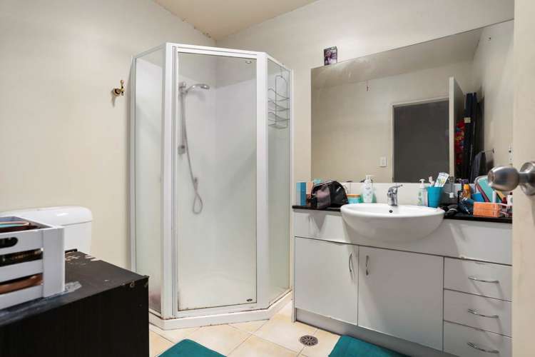 2/12 Crown Lynn Place New Lynn_13