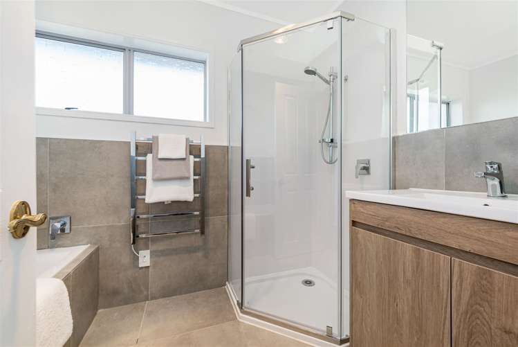 15 Joyce Street Pahurehure_11