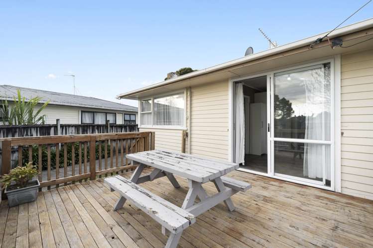 39 Clayton Avenue Otara_23