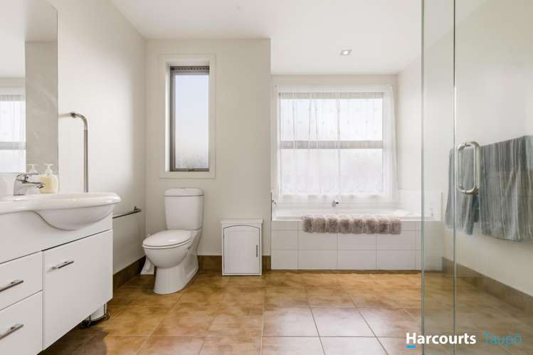 10A Mere Road Taupo_15