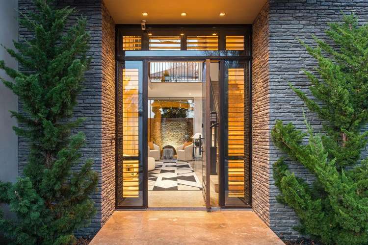 118 Straven Road_5