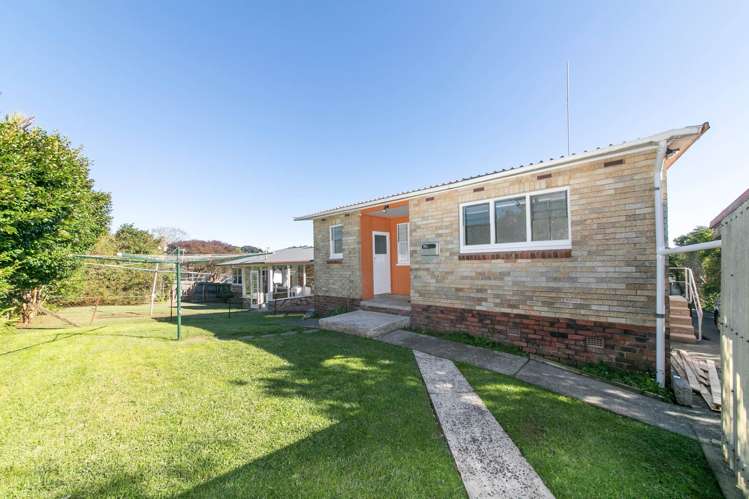 27 Highland Avenue Titirangi_16